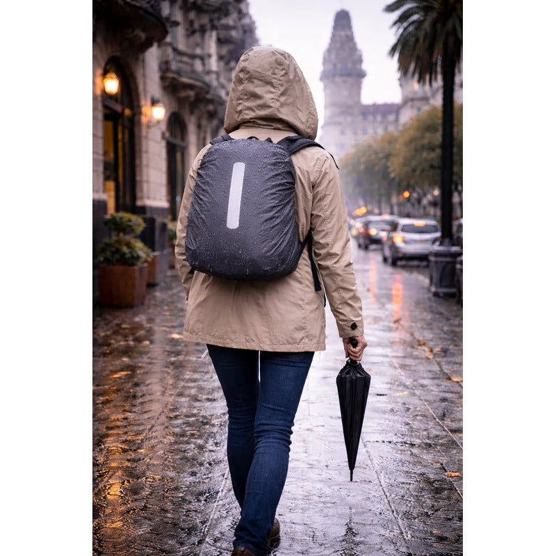 Funda Protectora Impermeable Para Mochila 35lts Reflectante Gris Liso