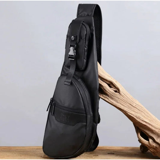 Mochila Cruzada Eco Cuero Impermeable Bandolera Pecho 1 Tira Negro Liso