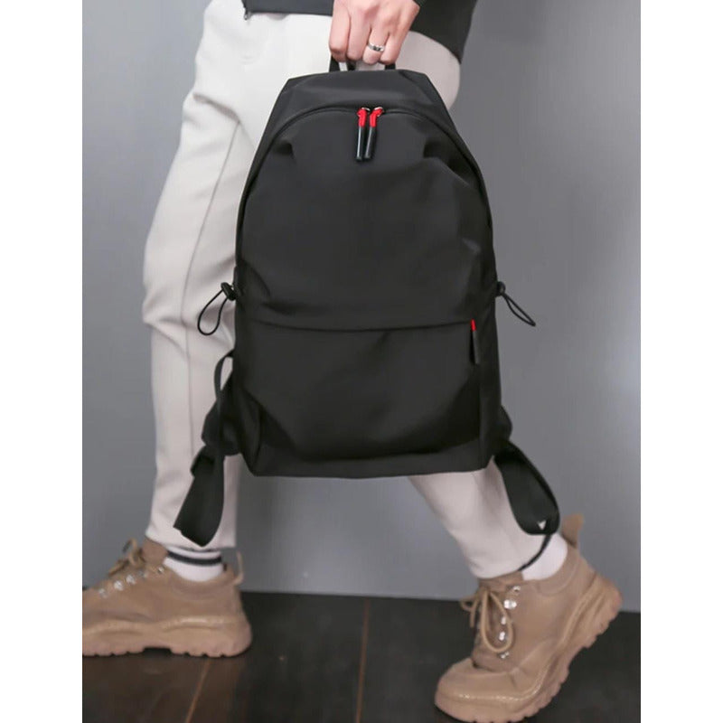 Mochila Escolar Facultad Liceal Impermeable Viaje Lisa Urban Negro Liso